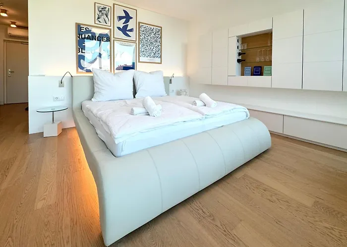 Modernes Im Zentrum Von غراتس